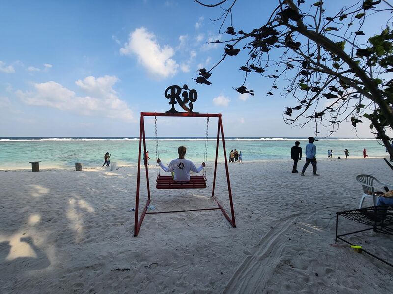 File:Swing Hulhumale Beach-Maldives-Andres Larin.jpg