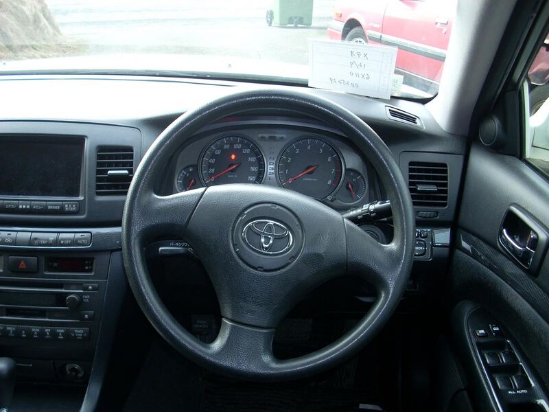 File:Toyota Mark II Blit steering wheel.JPG