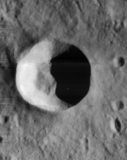 Alfraganus crater 4084 h3.jpg