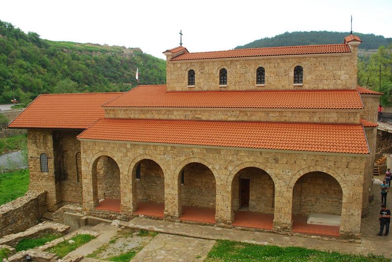 File:BG BT Tarnovo Holy Martyrs church 02.jpg