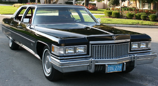 Cadillac Fleetwood, 1975.png