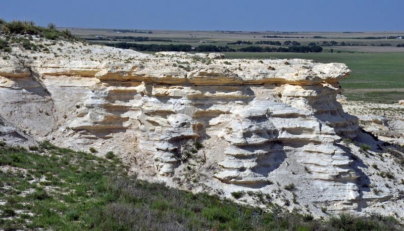 File:Chalk badlands (Niobrara Formation, Upper Cretaceous; chalk bluffs south of Castle Rock, Gove County, Kansas, USA) 7 (38417957134).jpg