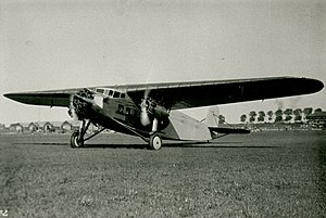 Een Fokker F.IX, nog zonder registratie, op Schiphol (2161 026698).jpg