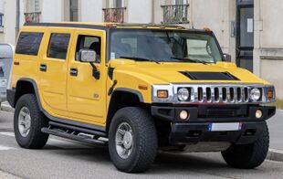 Hummer H2 (52891415542) (cropped).jpg