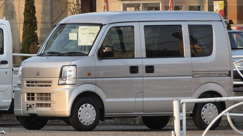 File:Mitsubishi Minicab-Van Bravo 4WD 03100.jpg