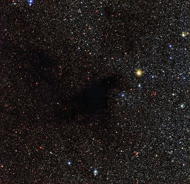 File:The dark nebula LDN 483.jpg
