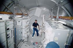 Yuri Gidzenko ISS Leonardo Module.jpg