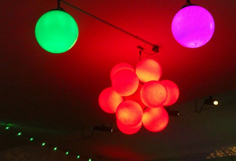 File:Atom shaped ceiling light fixture.jpg