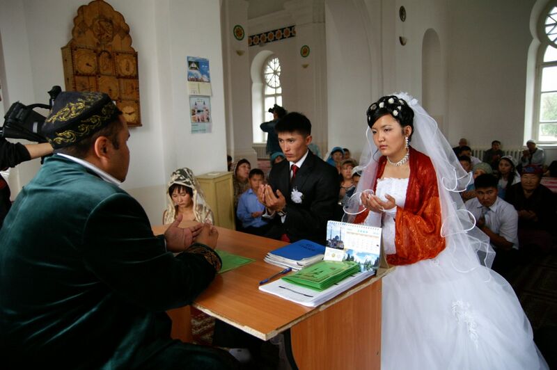 File:Kazakh wedding 3.jpg