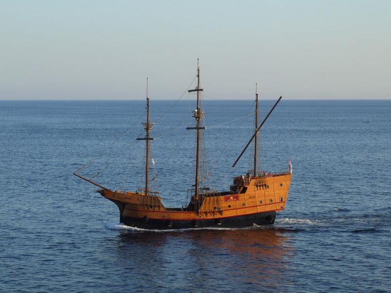 File:Trading ship in Dubrovnik.JPG