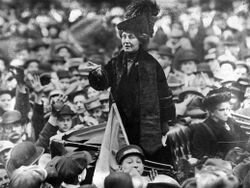 Emmeline Pankhurst addresses crowd.jpg