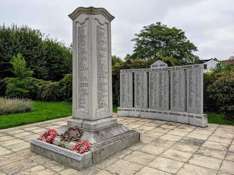 File:J Lyons and Company war memorials, Margravine Cemetery 01.jpg