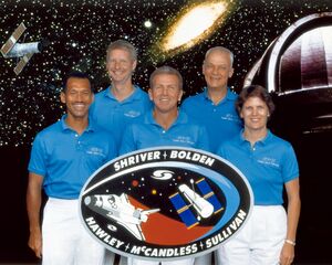 Sts-31 crew.jpg