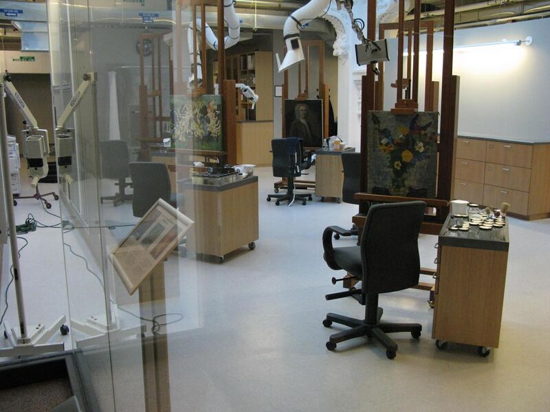 File:The Lunder Conservation Center Laboratory.jpg