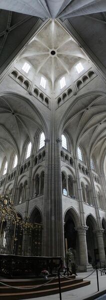 File:Cathédrale Notre-Dame de Laon, tour-lanterne 02.jpg