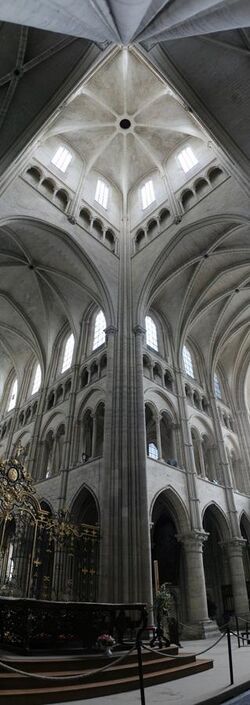 Cathédrale Notre-Dame de Laon, tour-lanterne 02.jpg