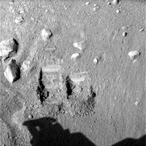 File:PIA10775 First trenches dug by Phoenix.jpg
