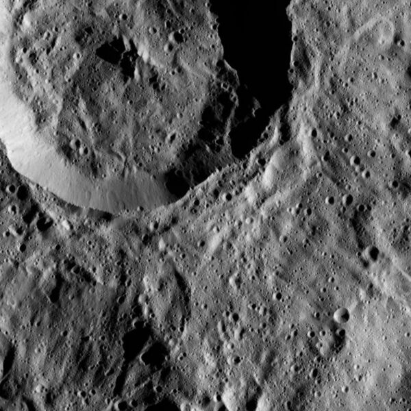 File:PIA20684-Ceres-DwarfPlanet-Dawn-4thMapOrbit-LAMO-image104-20160418.jpg