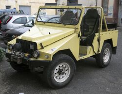 UMM 4x4 Entrepreneur yellow, front left.jpg