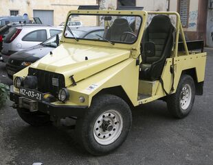 UMM 4x4 Entrepreneur yellow, front left.jpg