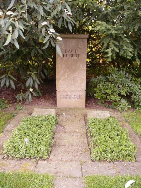 File:Göttingen Stadtfriedhof Grab David Hilbert.jpg