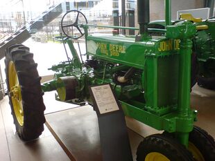 John Deere Modell A.jpg