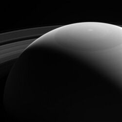 PIA20517-Saturn&Rings-CassiniSpacecraftScene-20161028.jpg