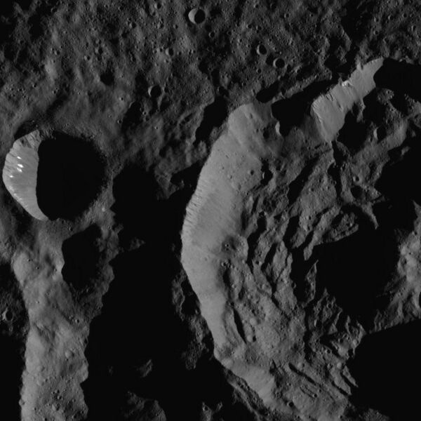File:PIA20828-Ceres-DwarfPlanet-Dawn-4thMapOrbit-LAMO-image128-20160615.jpg