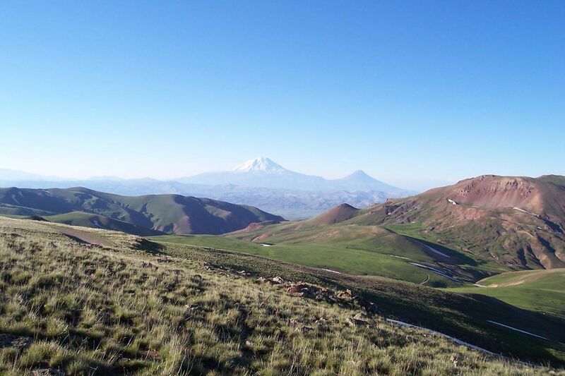 File:The Armenian plateau near Mount Masis.jpg