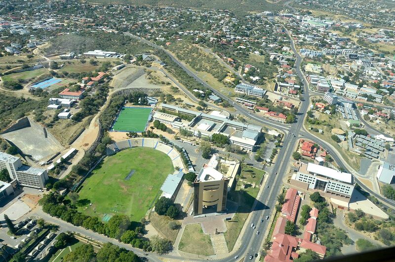 File:Unabhängigkeits-Gedenkmuseum Windhoek, Luftaufnahme (2017).jpg