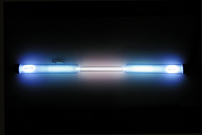 File:Krypton discharge tube.jpg