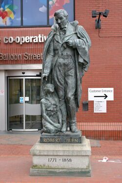Robert Owen Statue, Balloon Street, Manchester.jpg