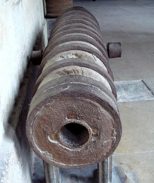 File:Vietnamese wooden cannon muzzle 1862.jpg
