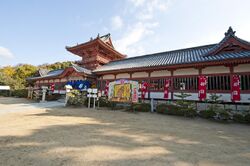 Isaniwa Shrine roumon.jpg