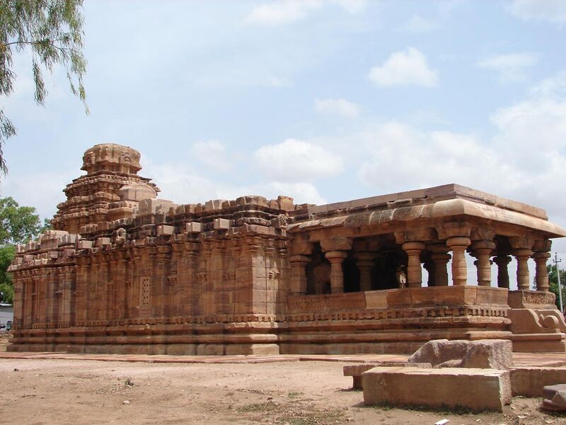 File:Jain Narayana temple at Pattadakal.JPG
