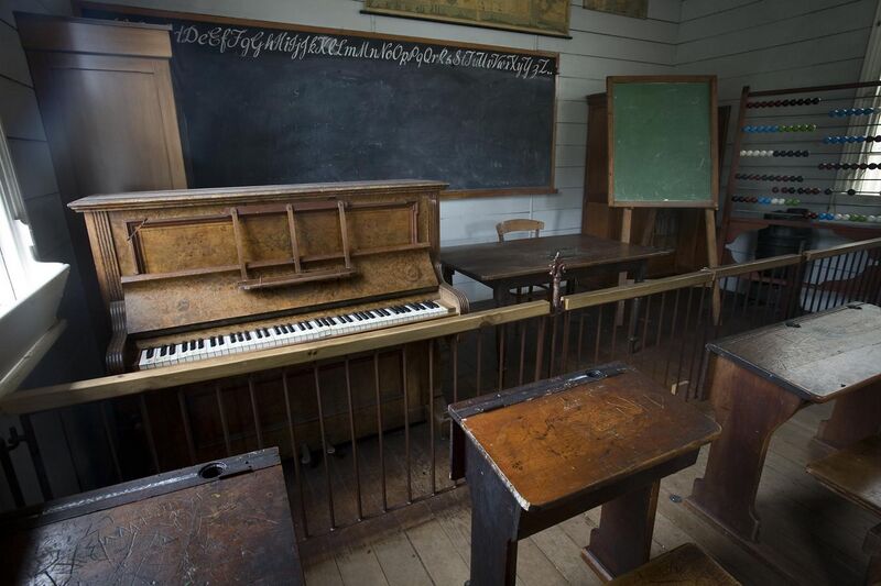 File:19th century classroom, Auckland - 0795.jpg