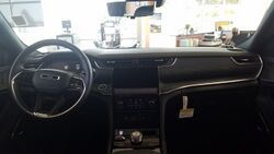 2021 Jeep Grand Cherokee L interior.jpg