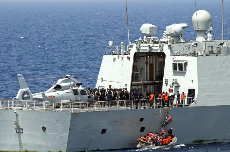 File:Aft-deck of the PLAN frigate Yi Yang (FF 548).jpg