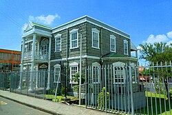 St. Vincent, Karibik - Kingstown - Library building - from Andrew Carnagie donated - panoramio.jpg