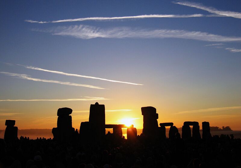 File:Summer Solstice Sunrise over Stonehenge 2005.jpg