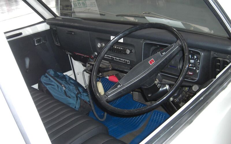 File:Toyota Liteace M10 interior.jpg