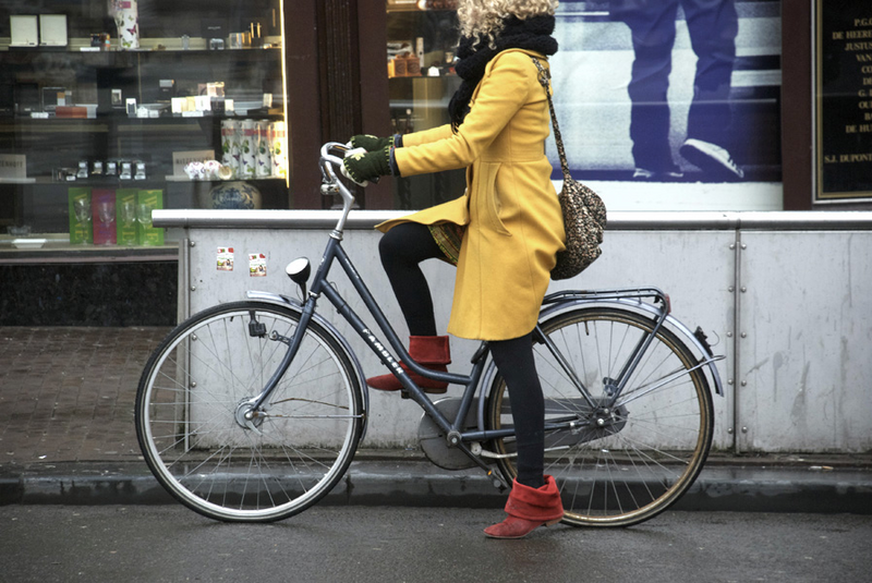 File:AmsterdamBikeGirl.png