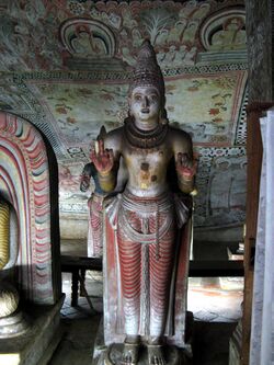 Avalokiteshvara, Dambulla 0413.jpg