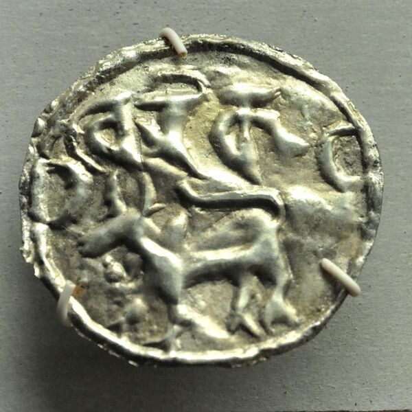 File:Coin - Silver - Circa 9-10th Century 13th Century CE - Harikela Kingdom - ACCN 90-C2752 - Indian Museum - Kolkata 2014-04-04 4303.JPG