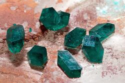 Dioptase, quartz 1100.2612.jpg