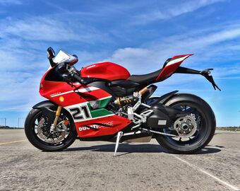 Ducati 955 Panigale V2 (IMG 9851).jpg