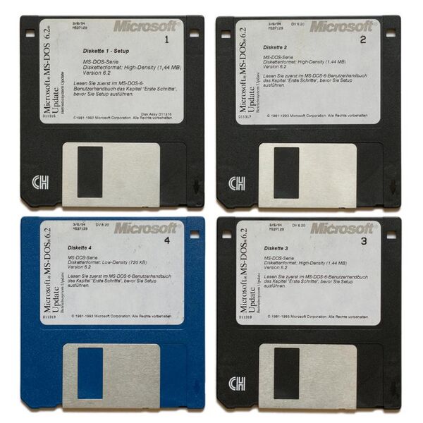 File:MS-DOS 6.2 Update Install Floppy Discs (German).jpg