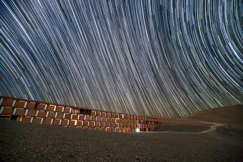 File:Star trails over the Paranal Residencia, Chile.jpg