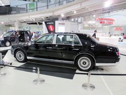 Toyota Century SIDE.jpg