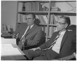 Twee hoogleraren van de Nederlandse Economische Hogesschool, rechts prof. dr. W.H. Somermeyer, 1972.jpg